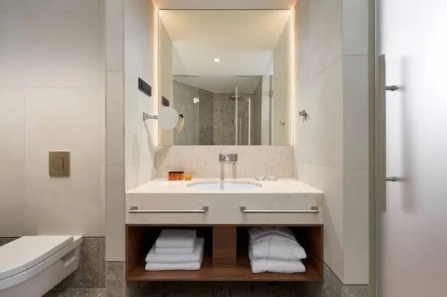 Premium İki Ayrı Yataklı Oda, Balkon (with Sofa)