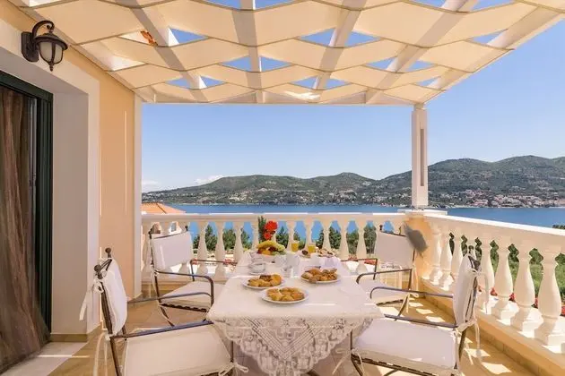 Luxury Süit (Erato)