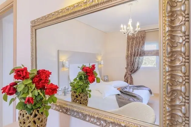 Luxury Suite (Erato)