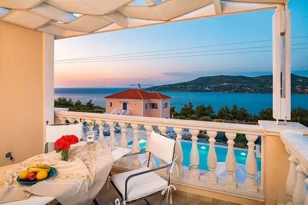 Luxury Suite (Erato)