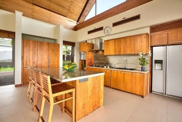 5 Bedrooms Villa with Private Pool