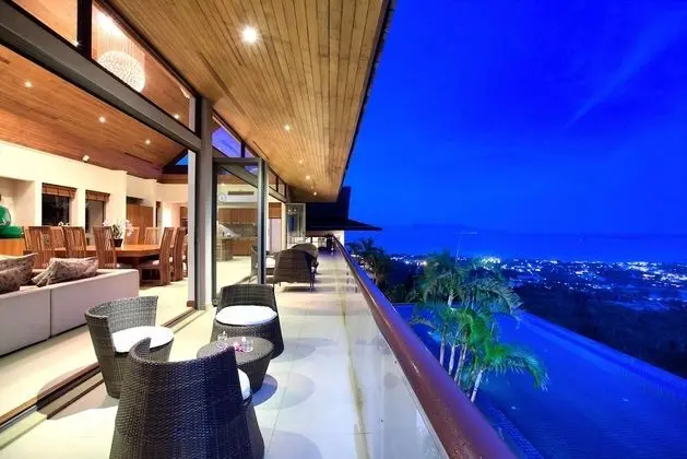 5 Bedrooms Villa with Private Pool