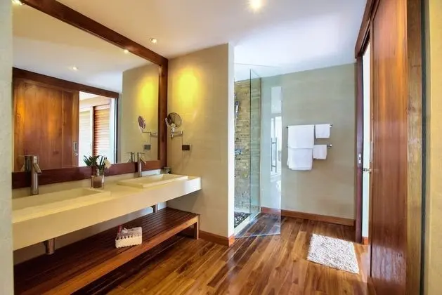 5 Bedrooms Villa with Private Pool