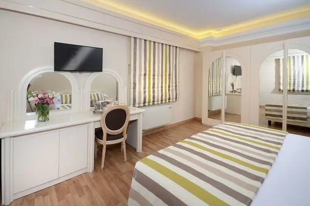 Standard Tek Büyük veya İki Ayrı Yataklı Oda (Small window)