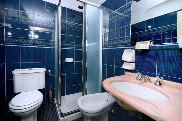 Standard Tek Büyük veya İki Ayrı Yataklı Oda (Small window)