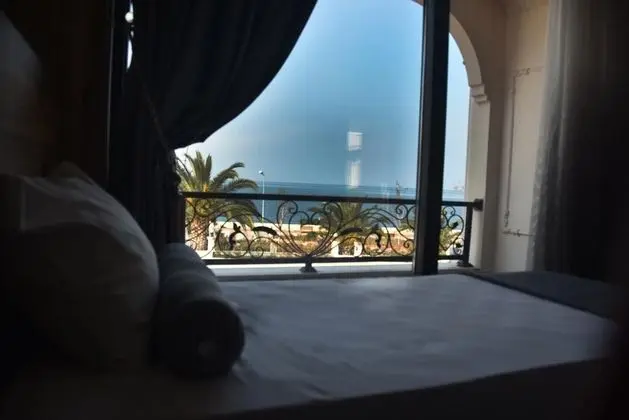 Triple, Havuz Manzaralı, Balkonlu