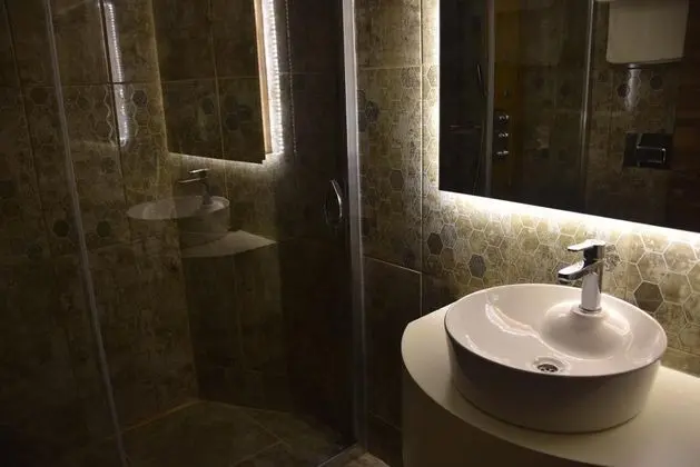 Triple, Havuz Manzaralı, Balkonlu