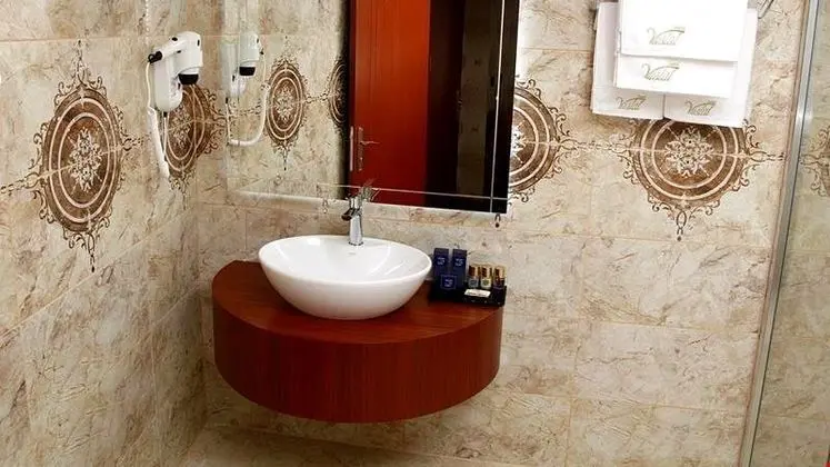 Triple, Sokak Manzaralı, Klimalı