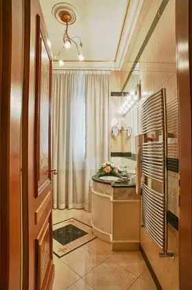 Classic Üç Kişilik Oda