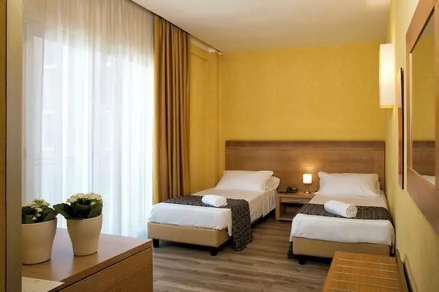 Standard Tek Büyük veya İki Ayrı Yataklı Oda