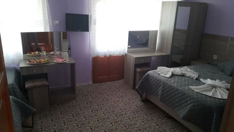 Dort Kisilik Balkonlu Oda