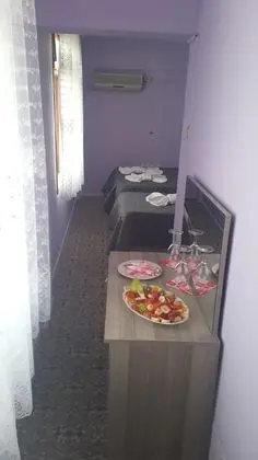 Uc Kisilik Balkonlu Oda