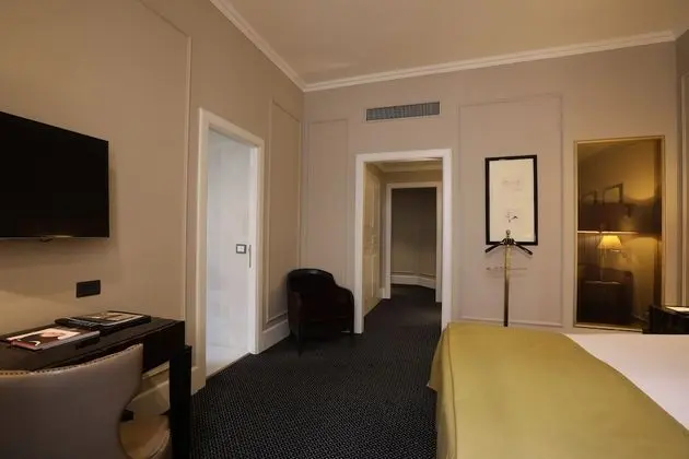 Yerevan Suite with Balcony
