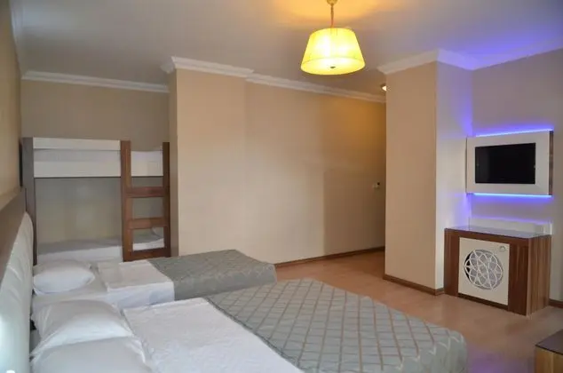 https://images.etstur.com/imgproxy/resize/2560x1440/files/images/hotelImages/etsrooms/765/Grand_Zaman_Garden___Annex_20260409105846_0.jpg