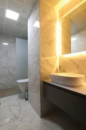 Triple, Şehir Manzaralı