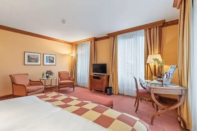 Classic Tek Büyük Yataklı Oda