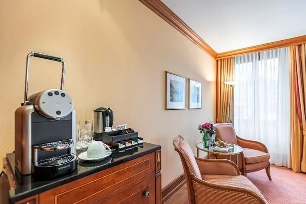 Classic Tek Büyük Yataklı Oda