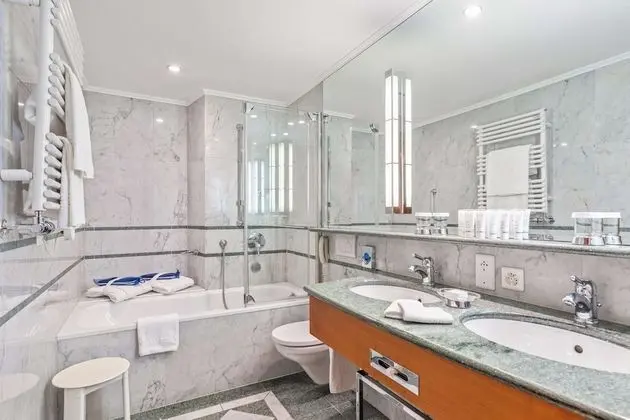 Classic Tek Büyük Yataklı Oda