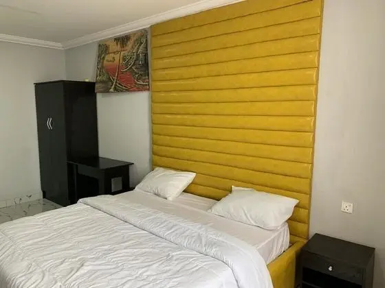 Standard Tek Büyük Yataklı Oda