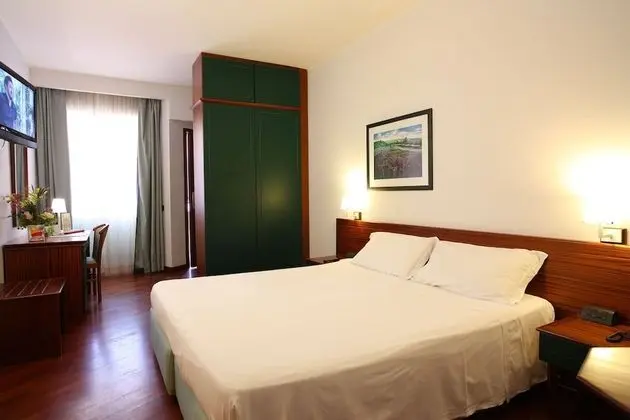 Standard Tek Büyük veya İki Ayrı Yataklı Oda, Zemin Kat