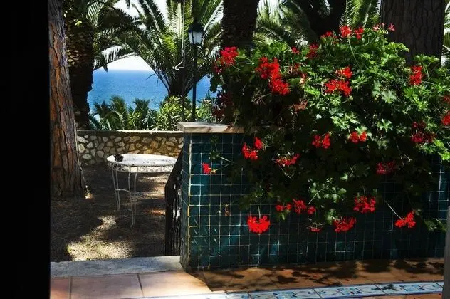 Tek Büyük Yataklı Oda, 1 Çift Kişilik Yatak, Balkon, Deniz Manzaralı