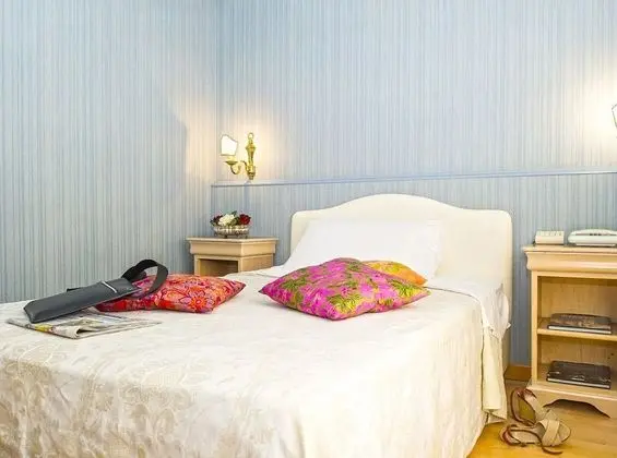 Classic Büyük Yataklı Tek Kişilik Oda