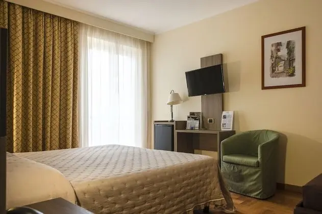 Standard Tek Büyük Yataklı Oda, Avlu Manzaralı