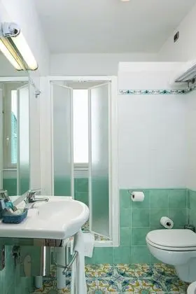 Standard Tek Büyük Yataklı Oda, Avlu Manzaralı