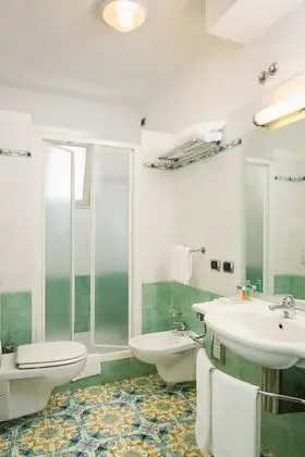 Superior Tek Büyük Yataklı Oda, Bahçe Manzaralı