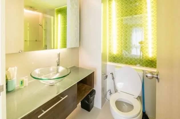 1-Bedroom Condo with Pool View