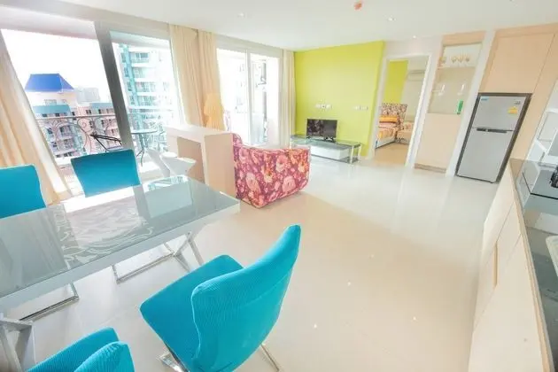 2-Bedroom Condo with Pool View