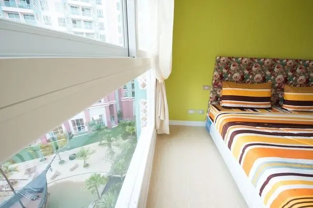 2-Bedroom Condo with Pool View
