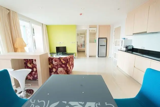 2-Bedroom Condo with Pool View