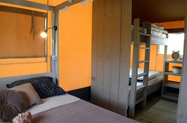 Family Çadır, 2 Yatak Odası, Havuz Manzaralı