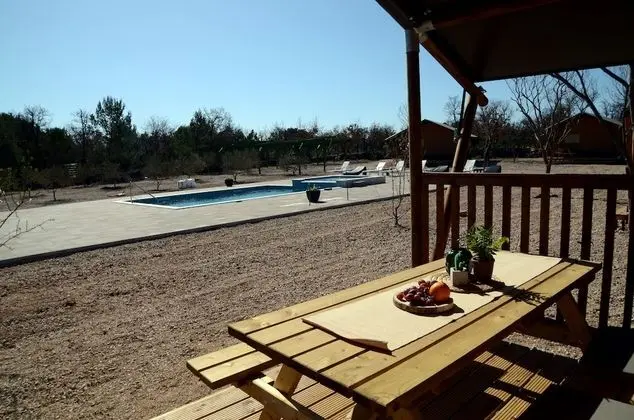 Family Çadır, 2 Yatak Odası, Havuz Manzaralı