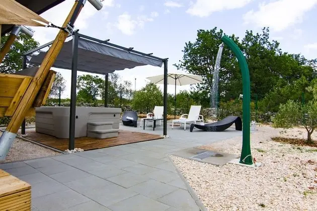 Luxury Çadır, 2 Yatak Odası, Sıcak Su Havuzu, Havuz Manzaralı