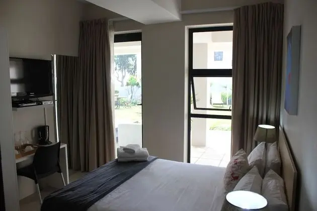 Petit Garden level Room