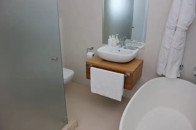 Sea-View Open Plan Top Level Rooms