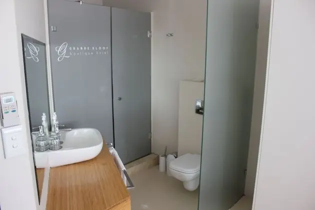 Sea-View Open Plan Top Level Rooms