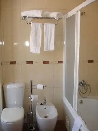 Üç Kişilik Oda