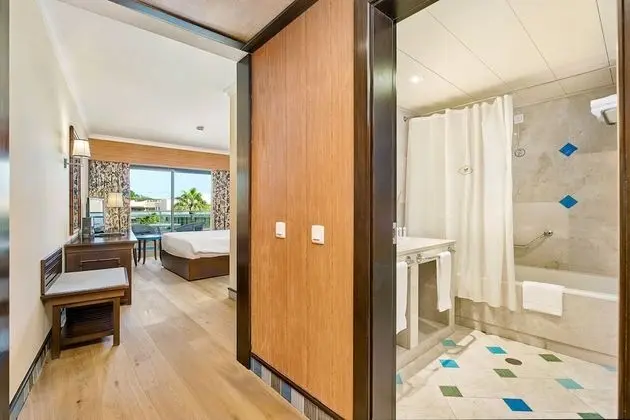 Classic Tek Büyük veya İki Ayrı Yataklı Oda, Resort Manzaralı