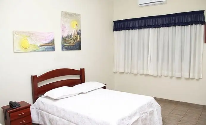 Standard Tek Büyük Yataklı Oda