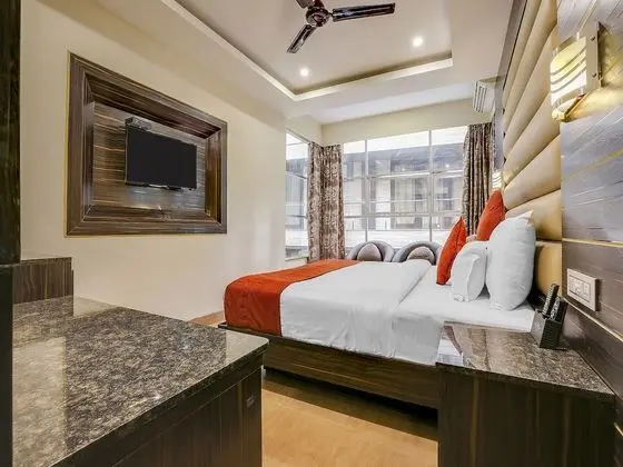 Deluxe Tek Büyük Yataklı Oda