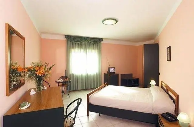 Tek Büyük Yataklı Oda, Dağ Manzaralı