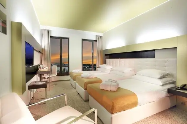Classic Tek Büyük veya İki Ayrı Yataklı Oda (with Extra Bed )