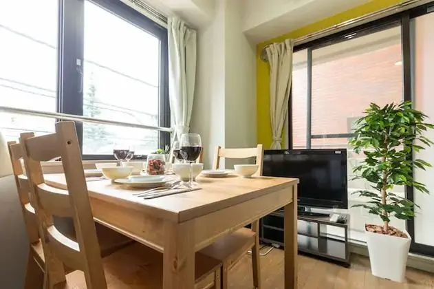 Apart Daire (Nakano 302)