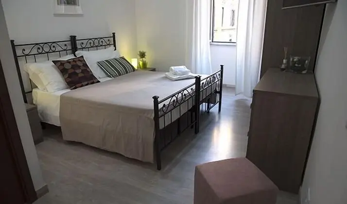 Tek Büyük veya İki Ayrı Yataklı Oda (Claudia)