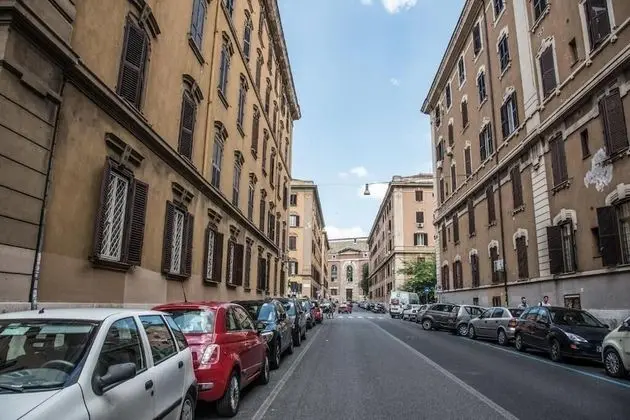 Tek Büyük veya İki Ayrı Yataklı Oda (Livia)