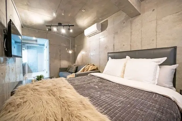 Stüdyo (Large Studio)