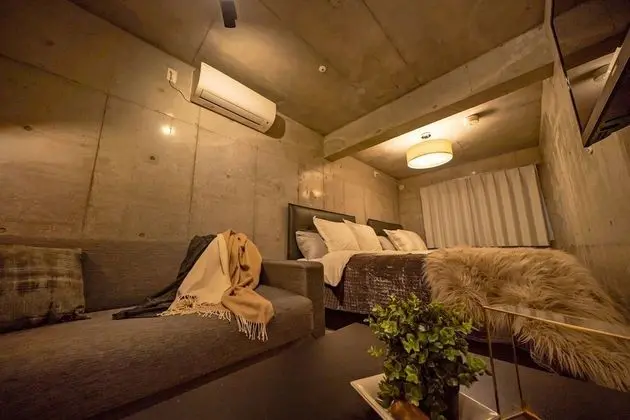 Stüdyo (Large Studio)